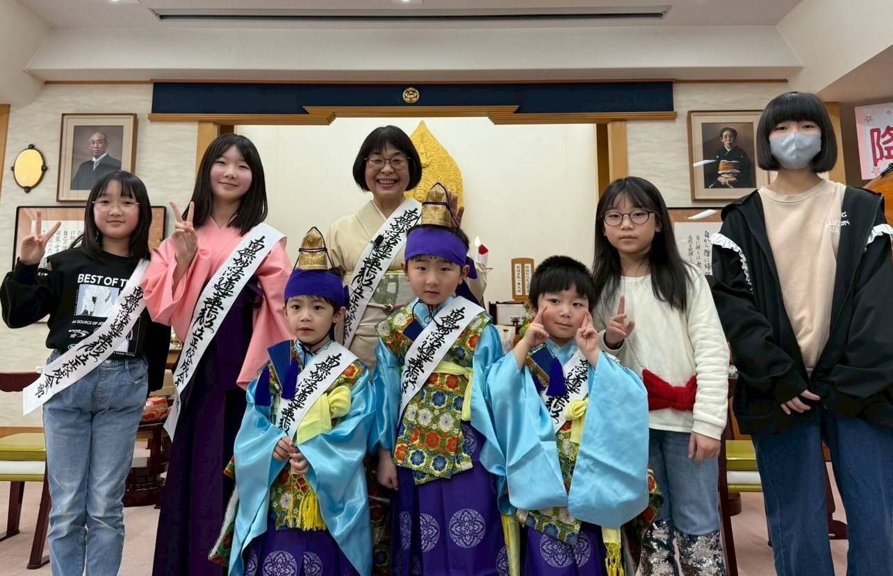 降誕会で稚児さん＆お姉さんたち、頑張りました！